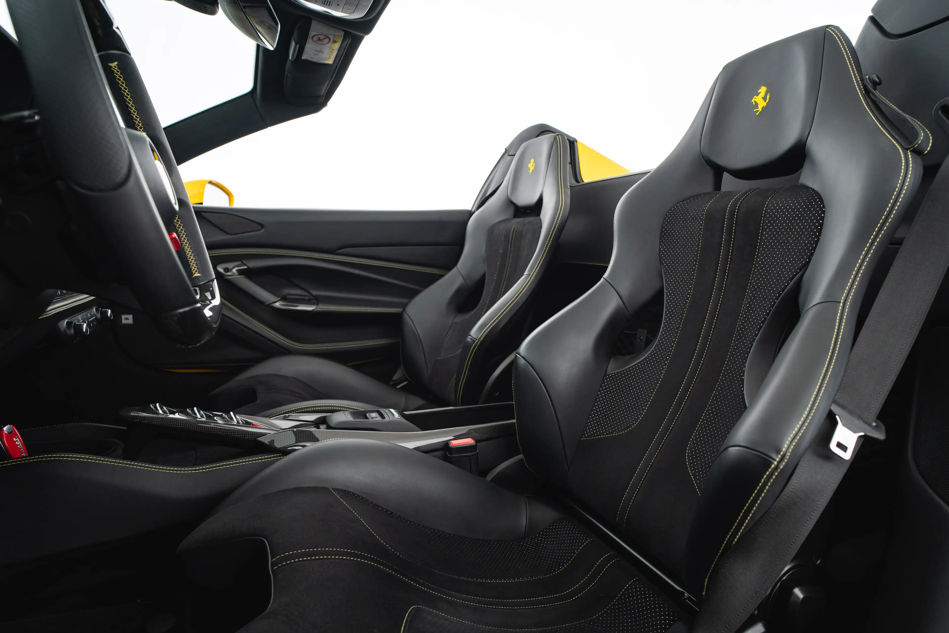 Ferrari F8 Spider — photo 11