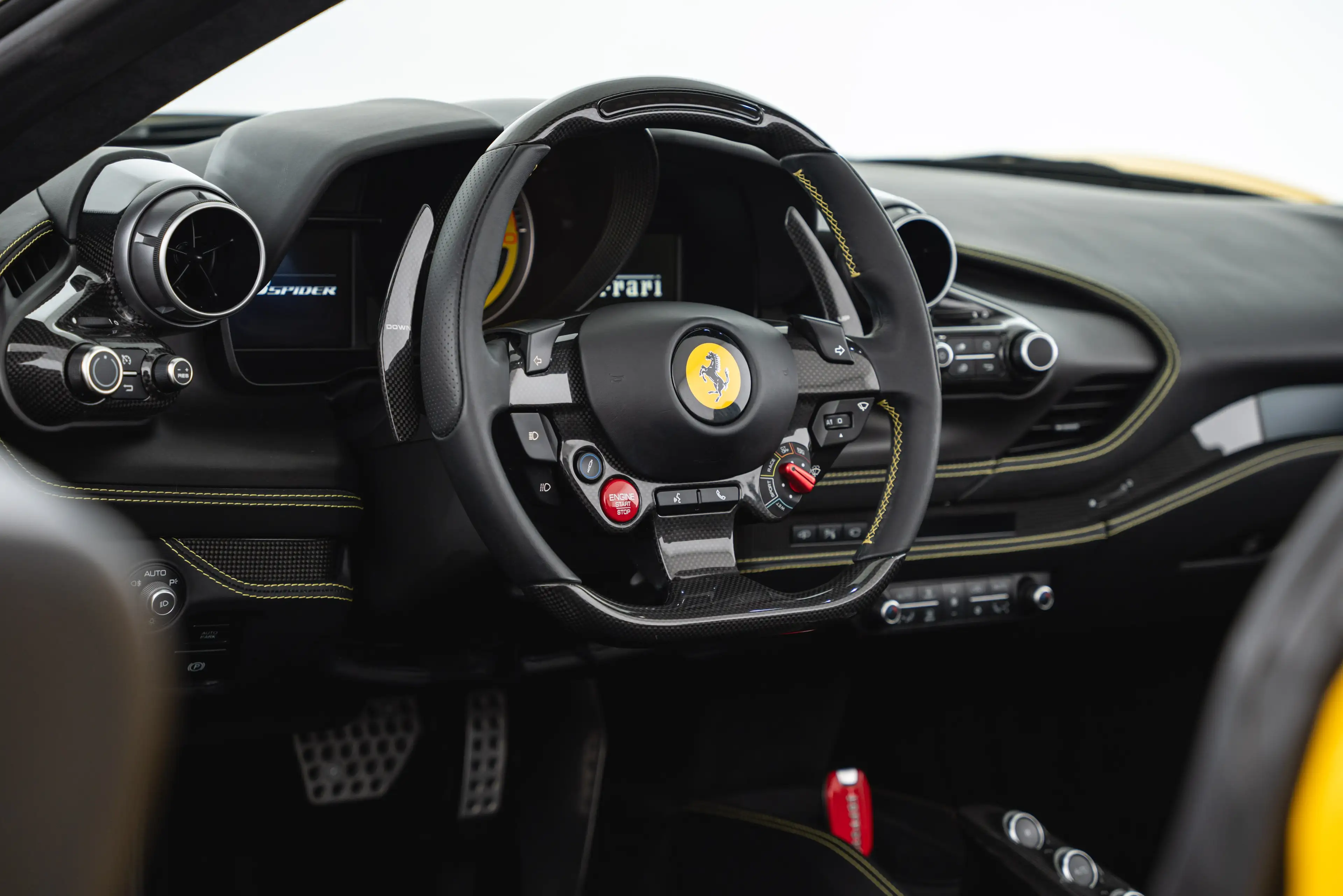 Ferrari F8 Spider — photo 15
