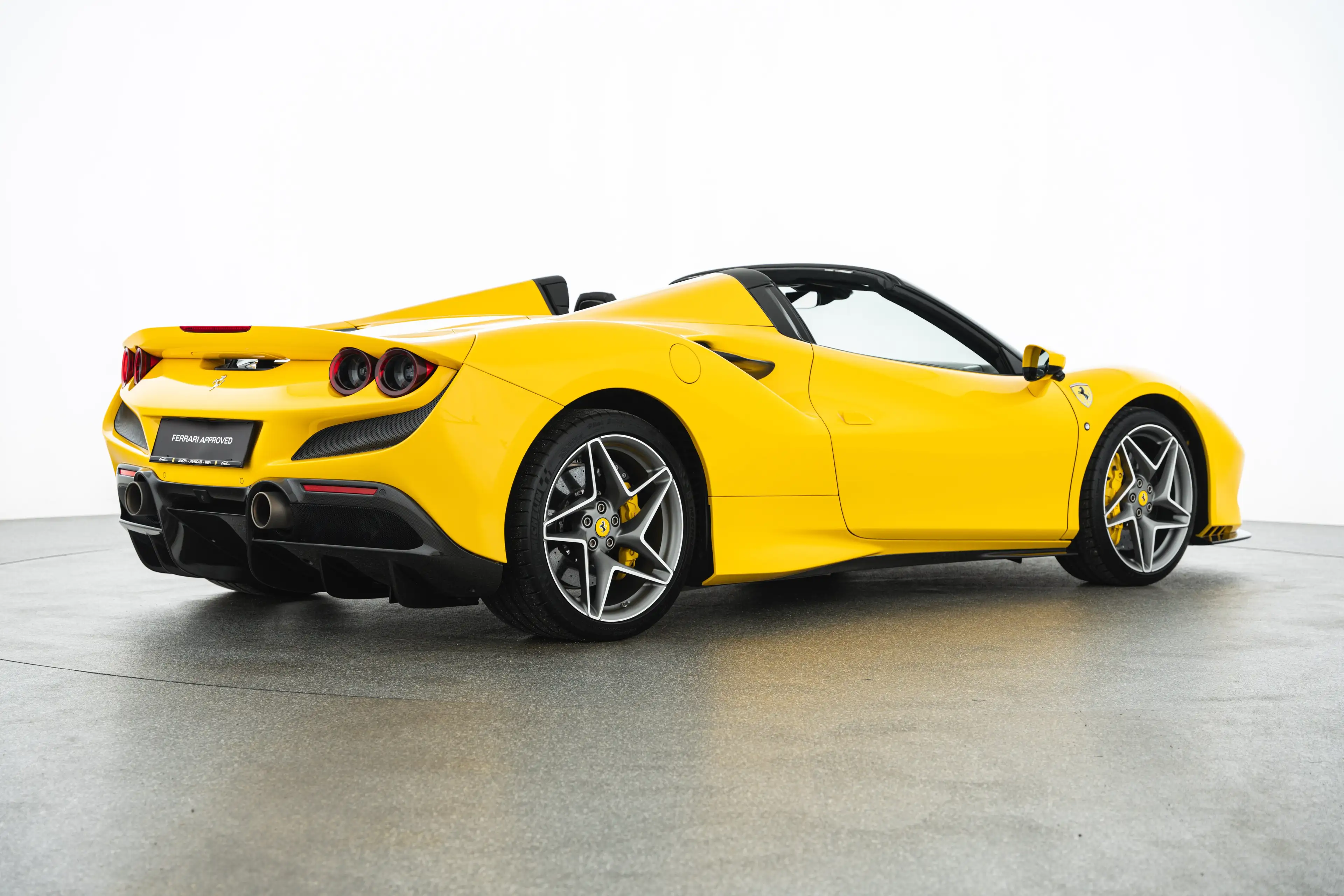 Ferrari F8 Spider — photo 5
