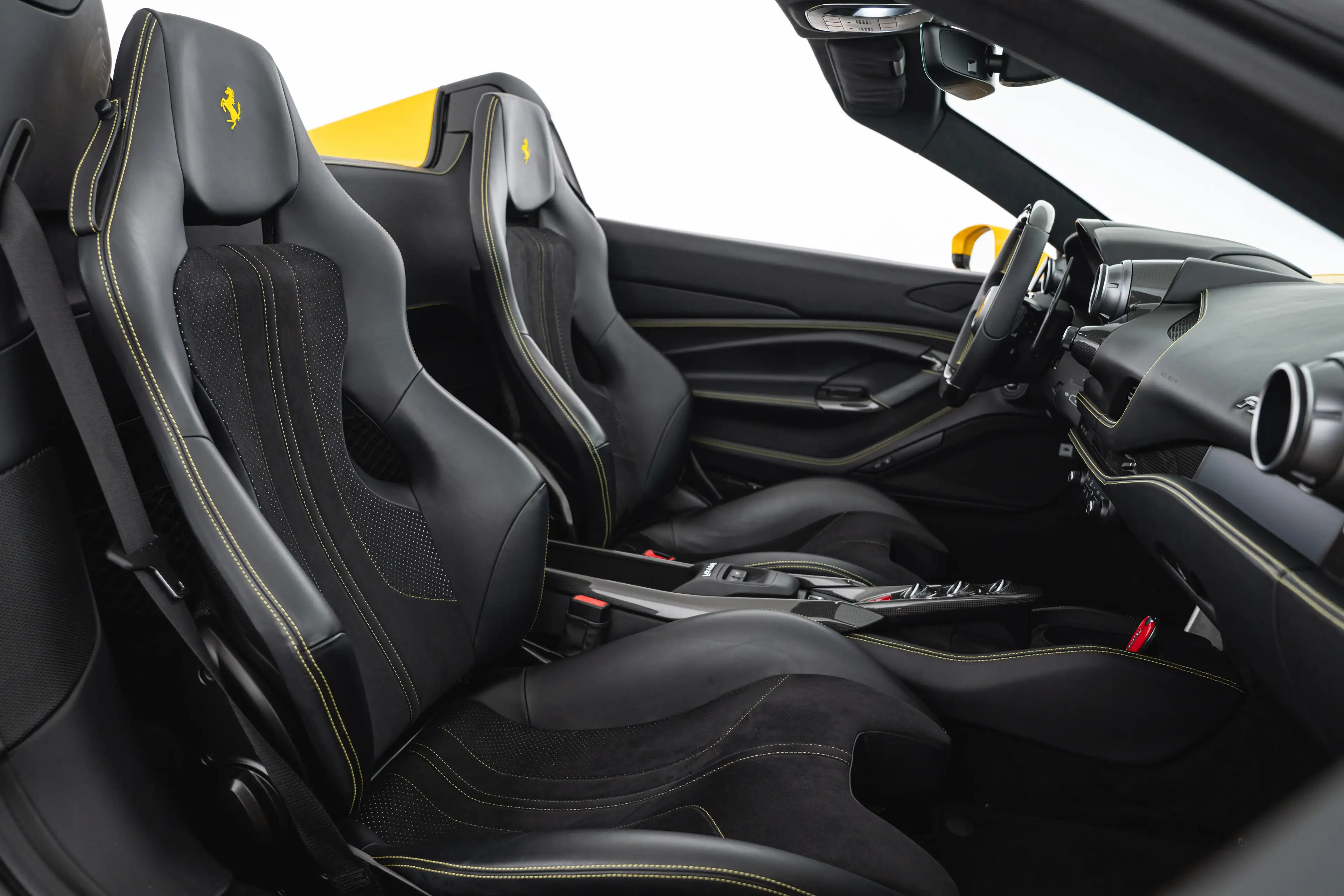 Ferrari F8 Spider — photo 13