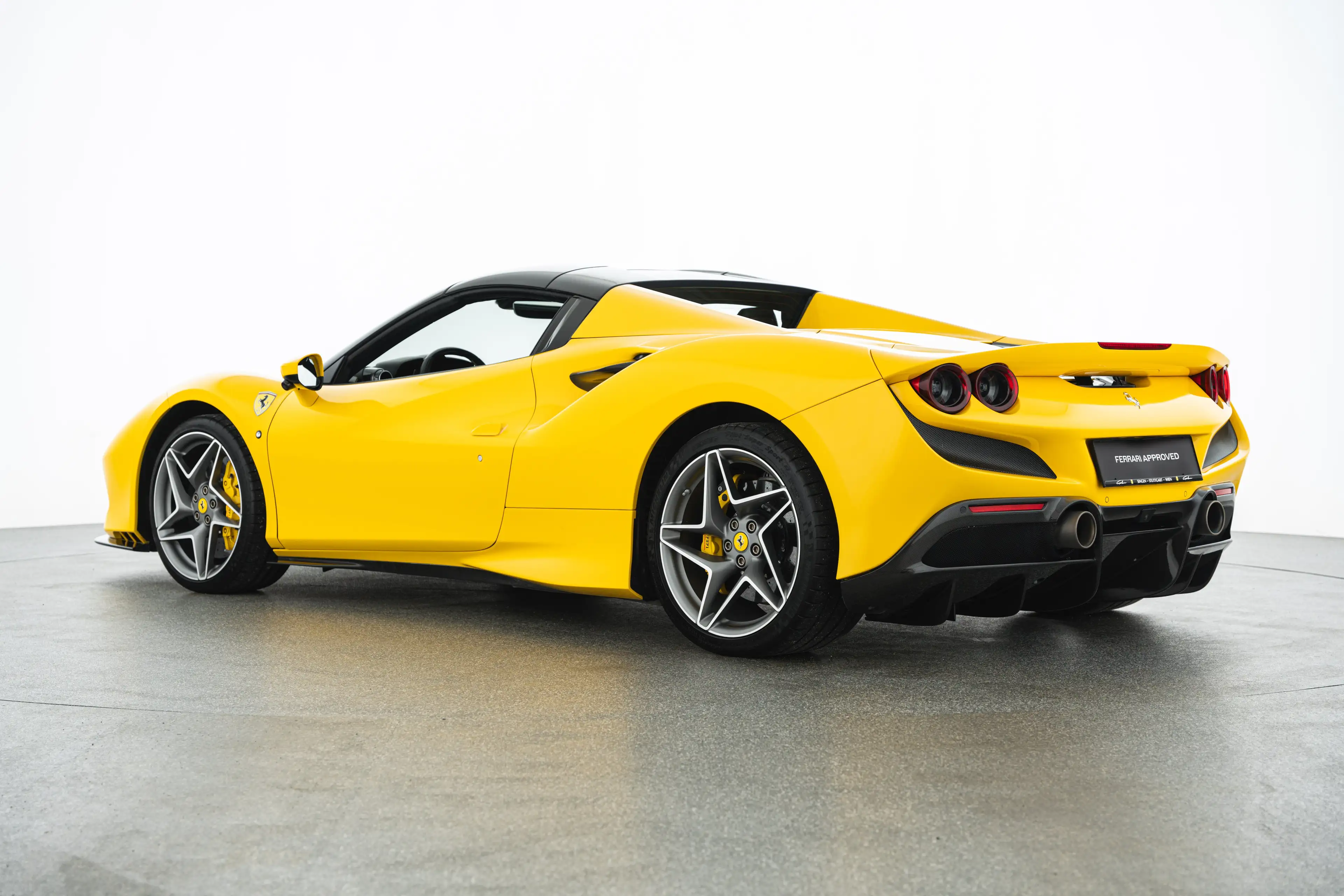 Ferrari F8 Spider — photo 7