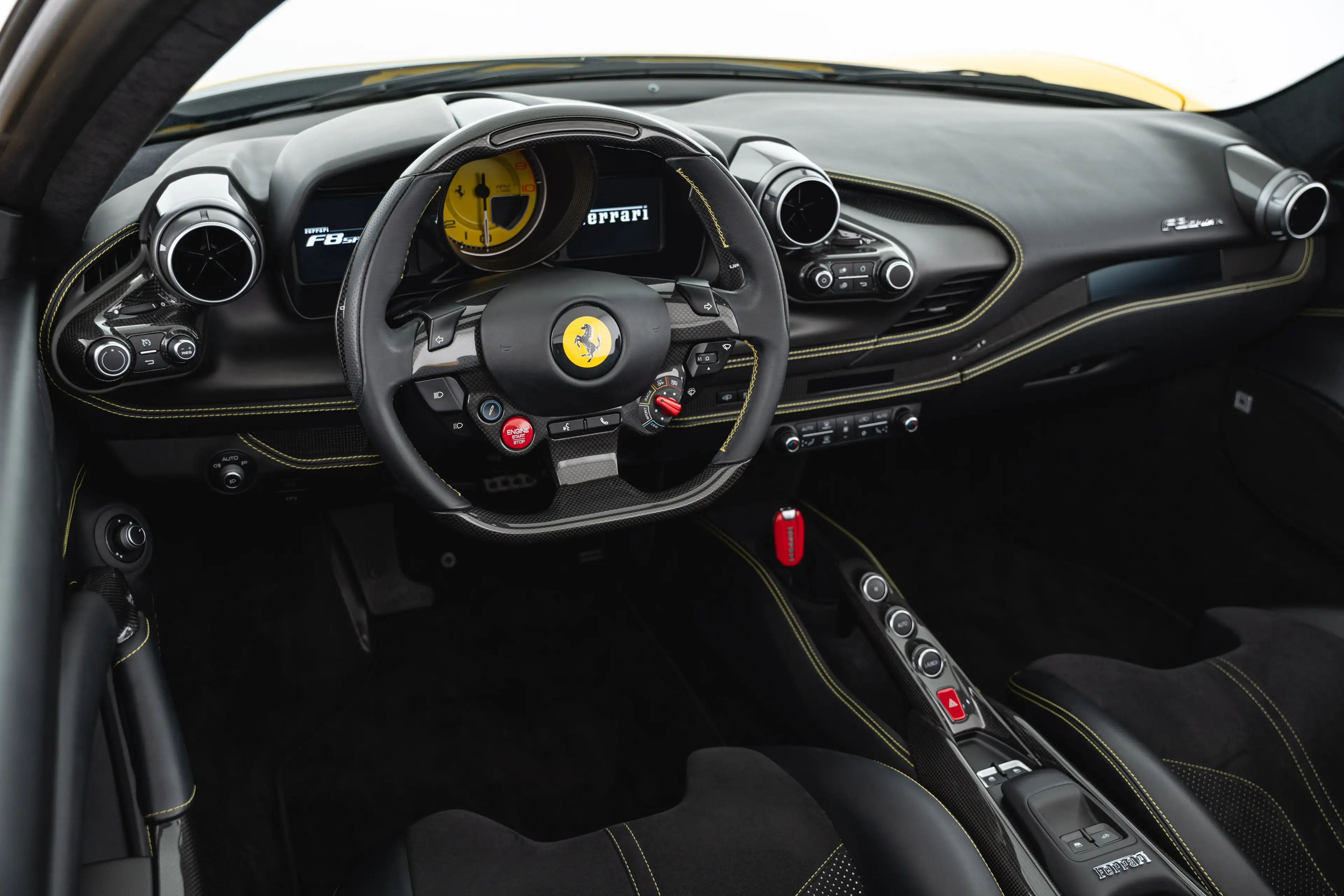 Ferrari F8 Spider — photo 12