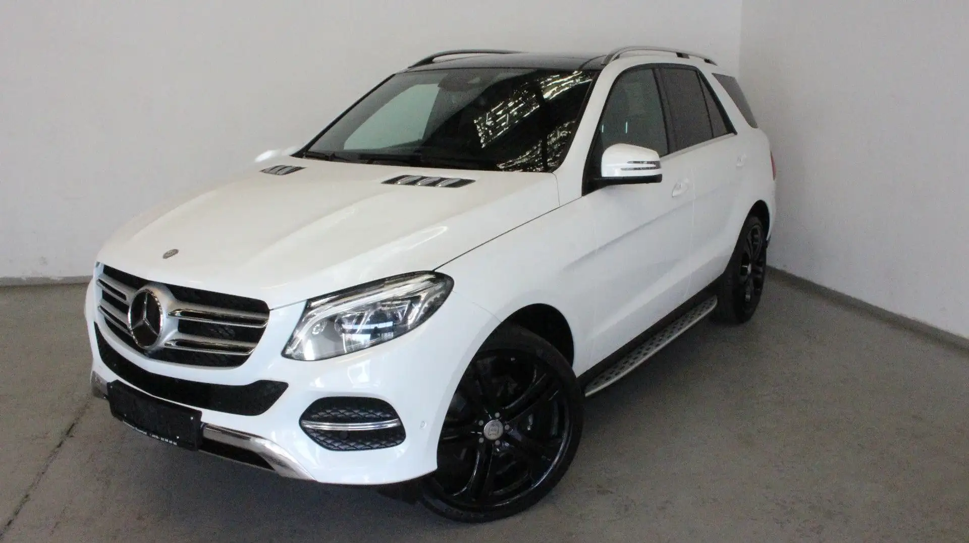 Mercedes-Benz GLE 350 GLE -KlasseGLE 350 d 4Matic,Panoramadach Weiß - 1