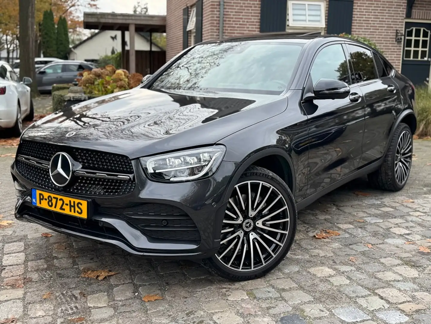 Mercedes-Benz GLC 300 e 4MATIC Business Sol AMG ecc,leer,schuifdak,led,l Grijs - 1