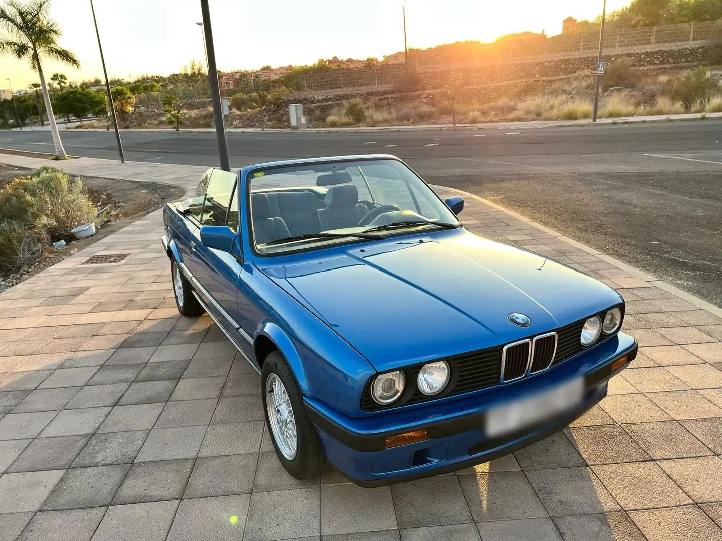 BMW 318 318i Cabriolet neon blue Bleu - 2
