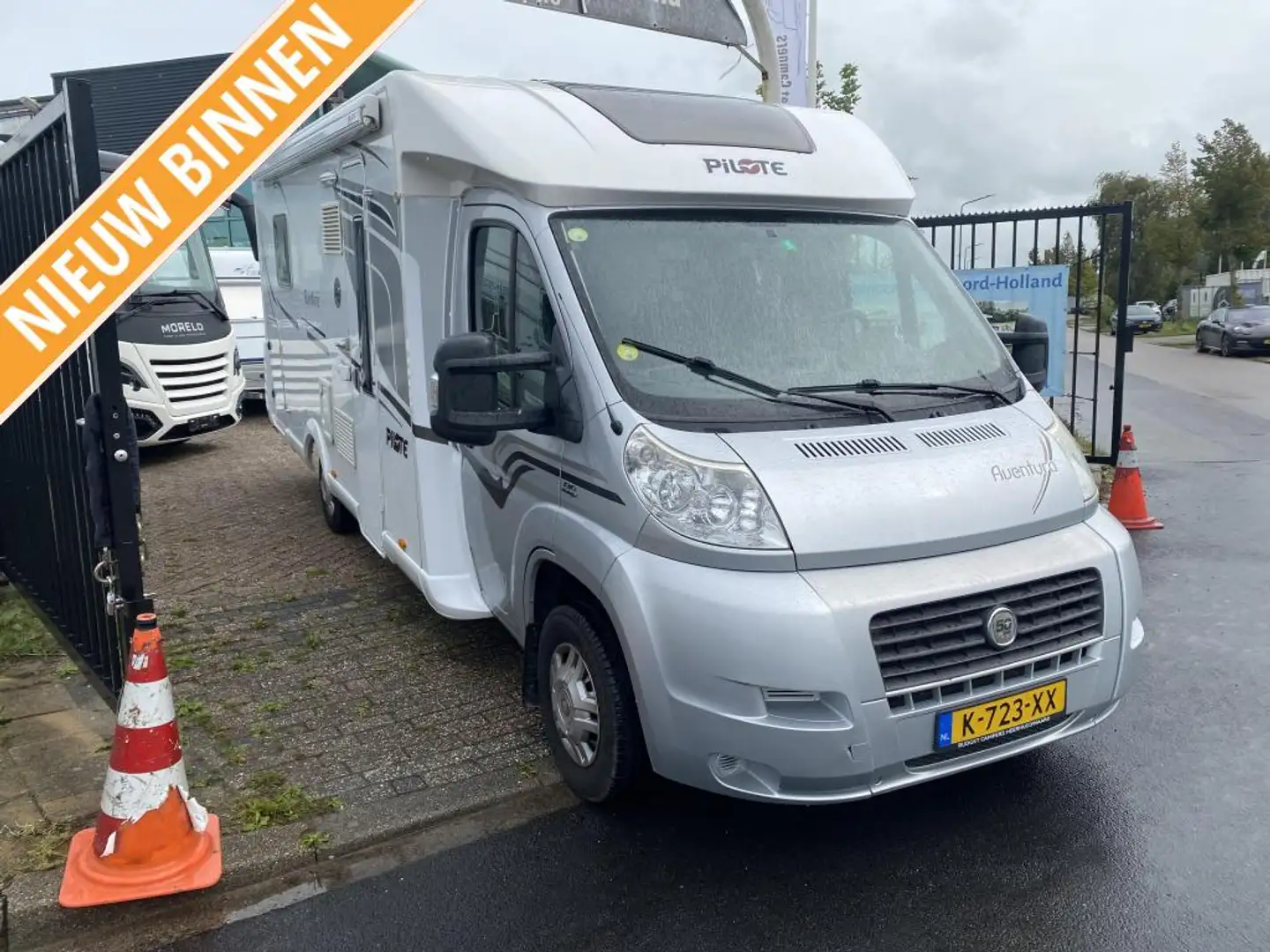 Pilote Aventura P 730 met queensbed &amp; sountsyst Weiß - 1