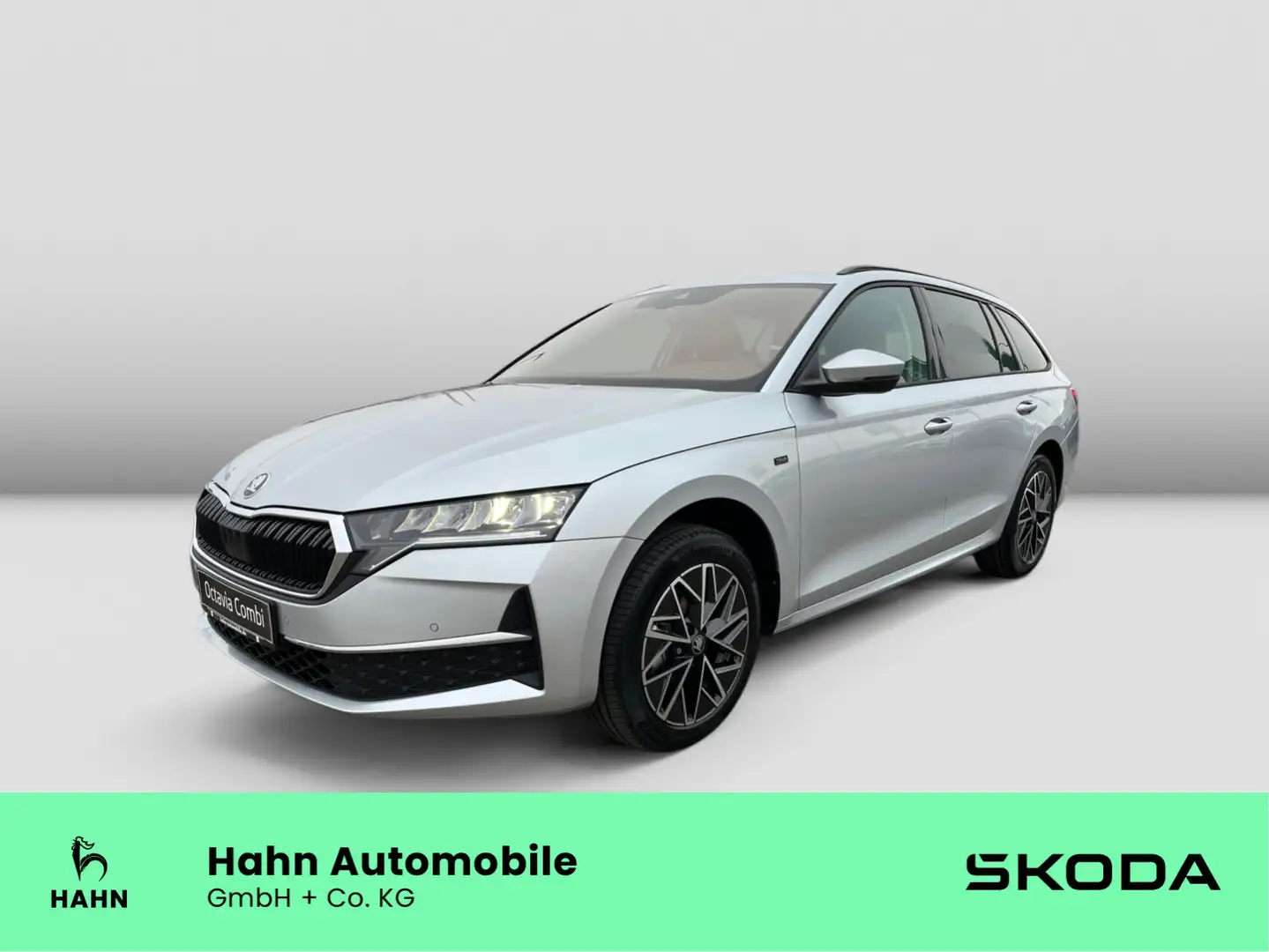 Skoda Octavia Combi TOUR 1.5 TSI Navi LED SHZ ACC AHK Silber - 1