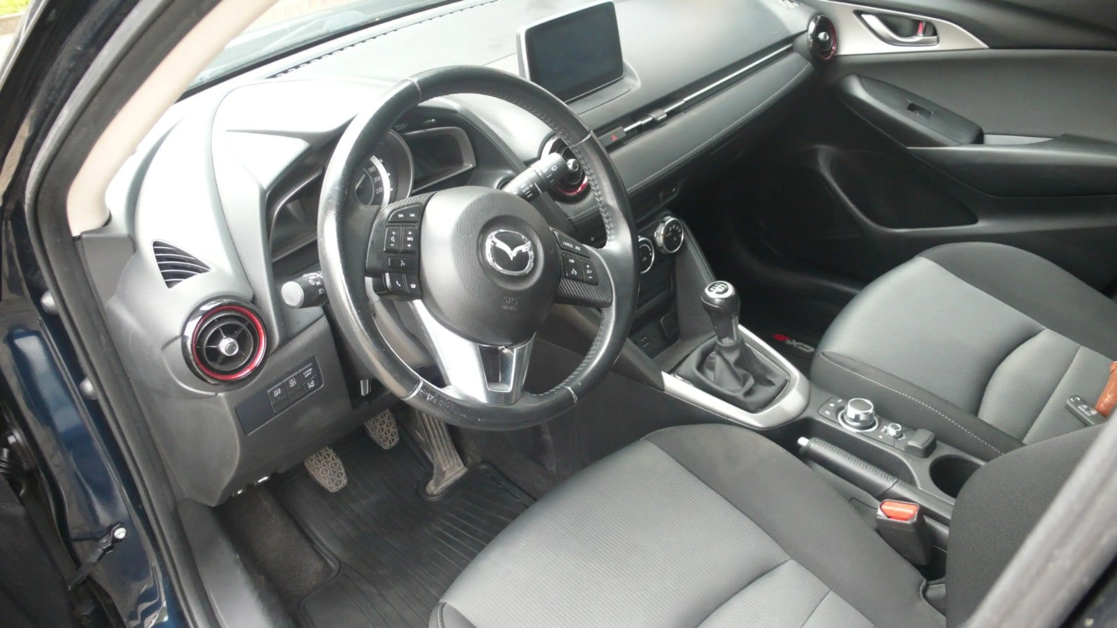 Mazda CX-3 Exclusive Allrad Navi Ganzjahresreifen — photo 8