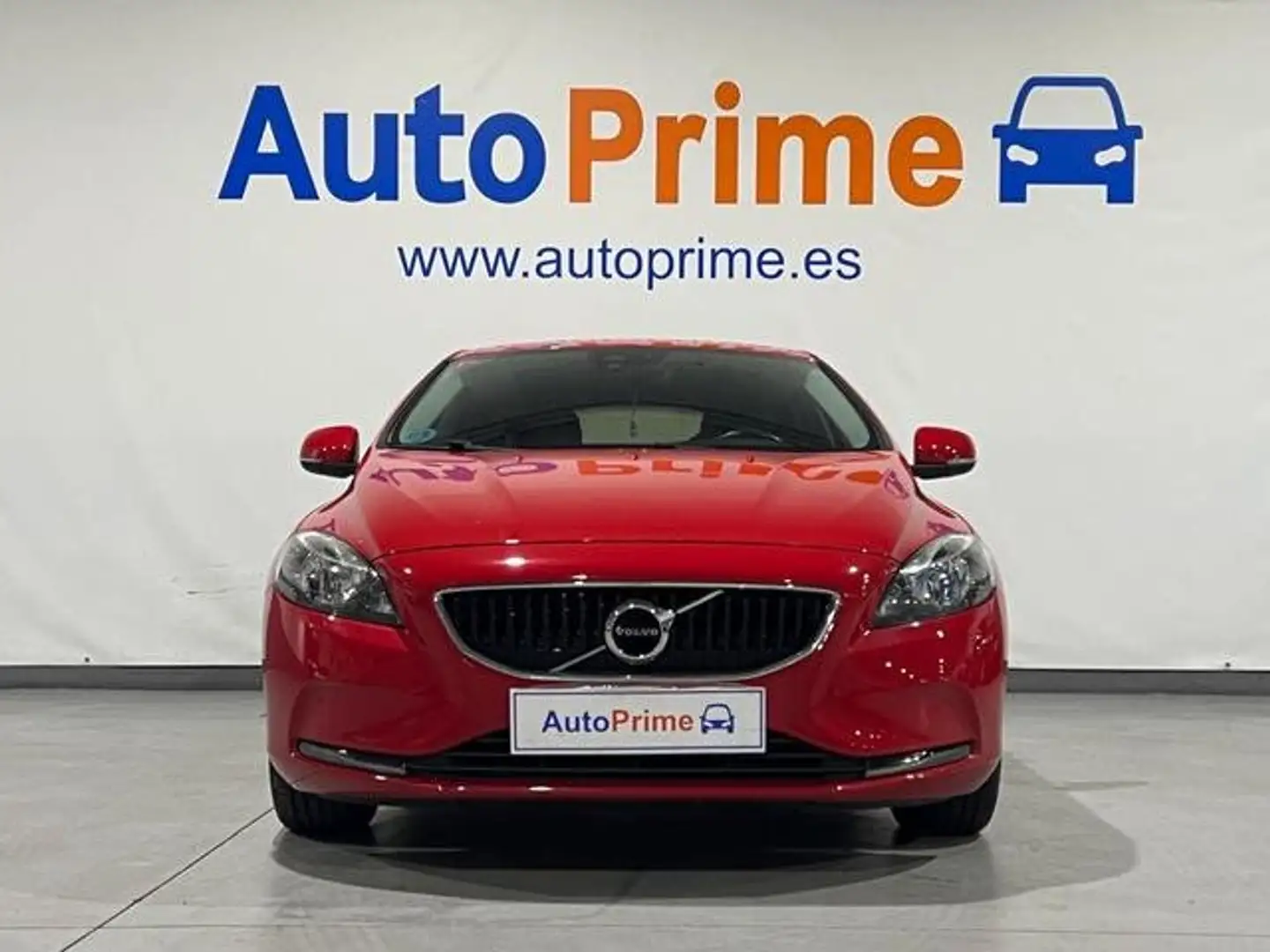 Volvo V40 D2 Kinetic Aut. 120 Rojo - 2