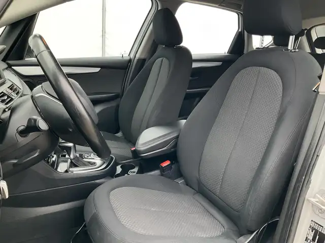 BMW 2 Series view 4