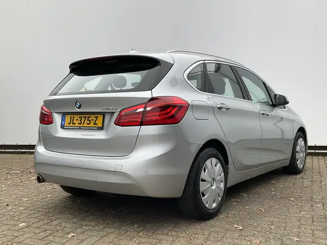 BMW 2 Series view 9