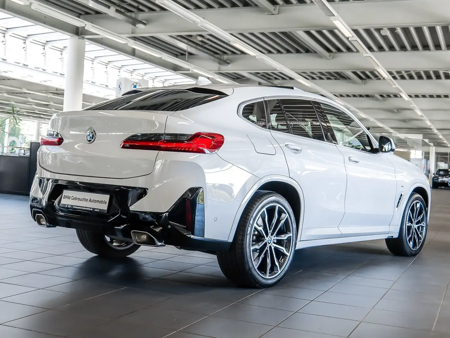 BMW X4 xDrive20d M Sport PANO RFK NAVI LED PDC V+H Weiß - 2