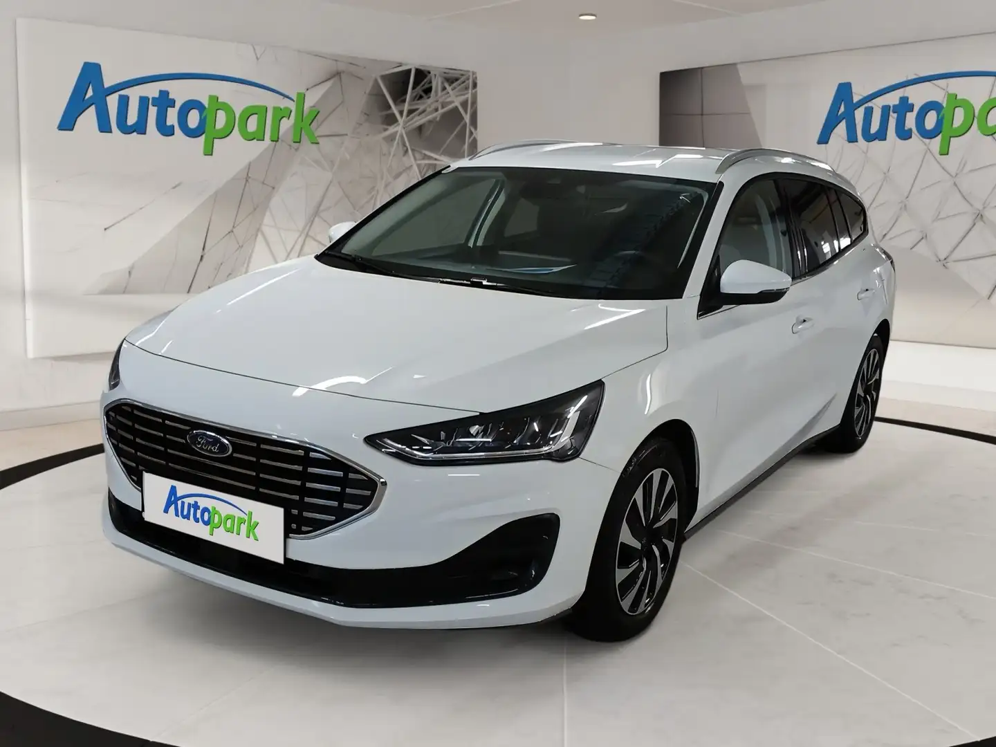 Ford Focus Titanium X Turnier 1,0 125PS Weiß - 1