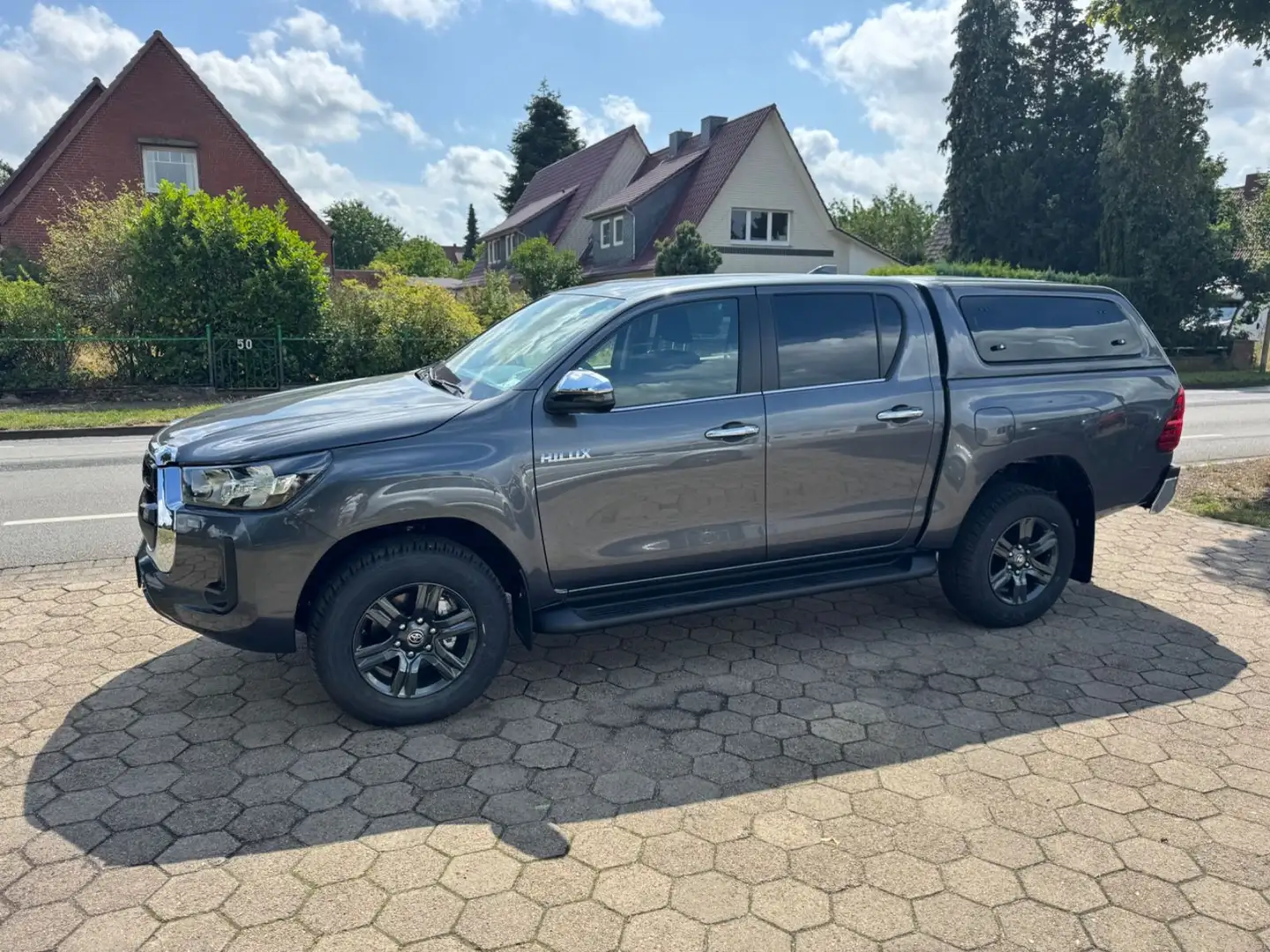 Toyota Hilux 2.8 Comfort DoubleCab Auto*Hardtop+AHK* Grigio - 1
