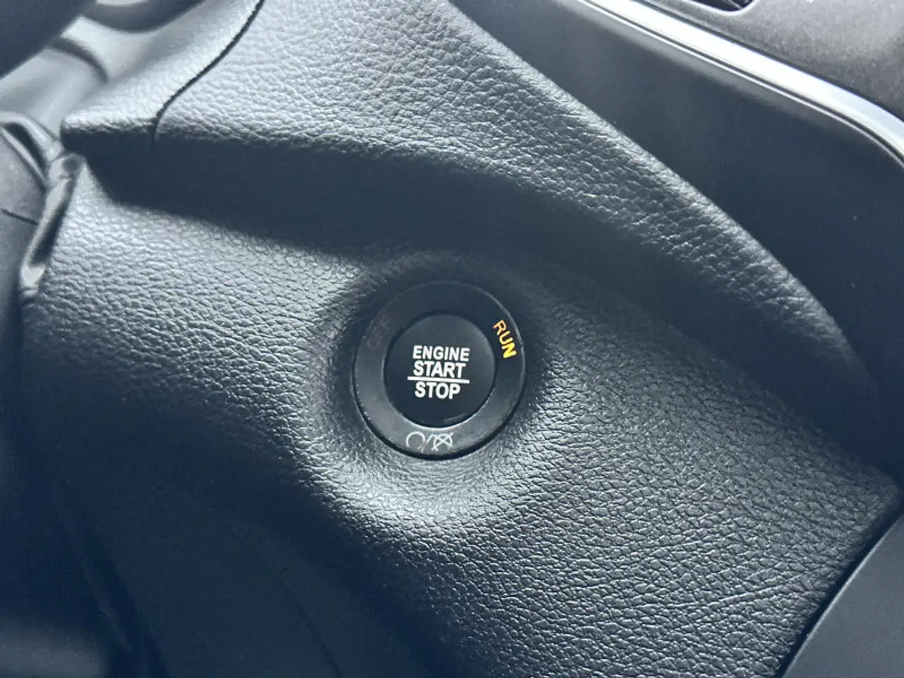 Jeep Cherokee снимка Jeep Cherokee