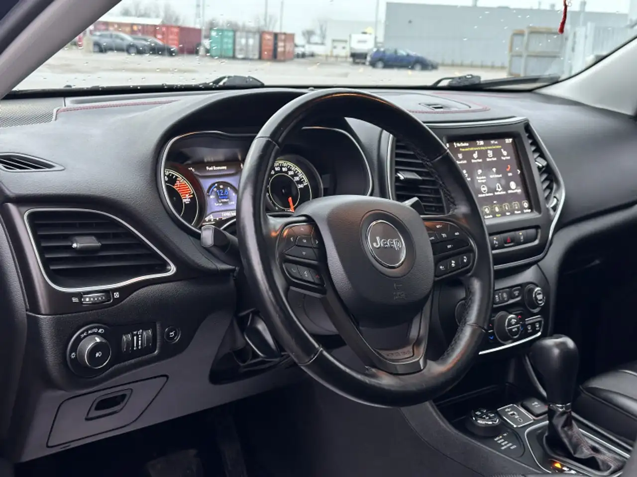 Jeep Cherokee снимка Jeep Cherokee