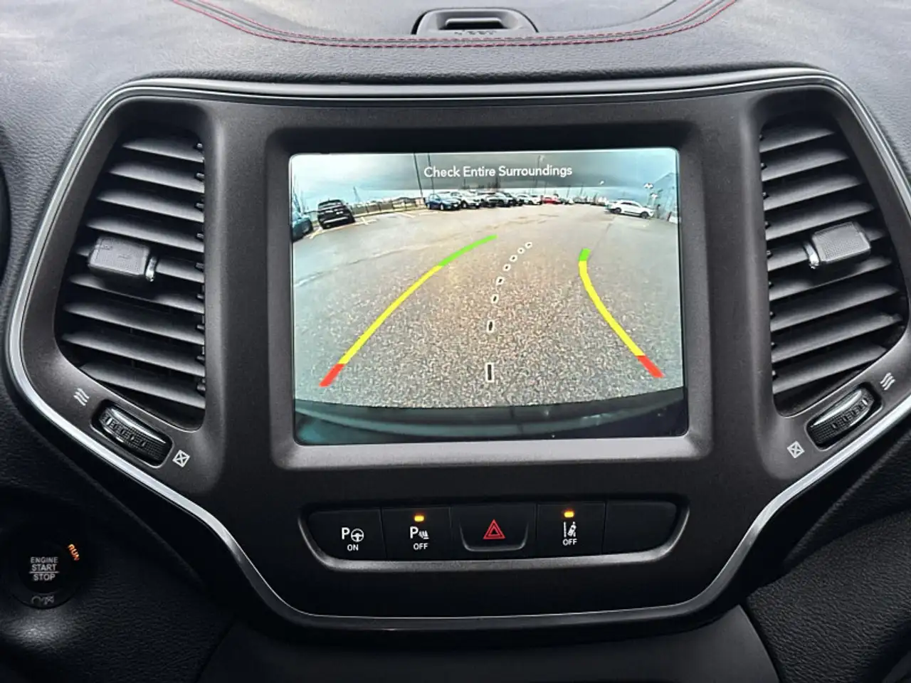 Jeep Cherokee снимка Jeep Cherokee
