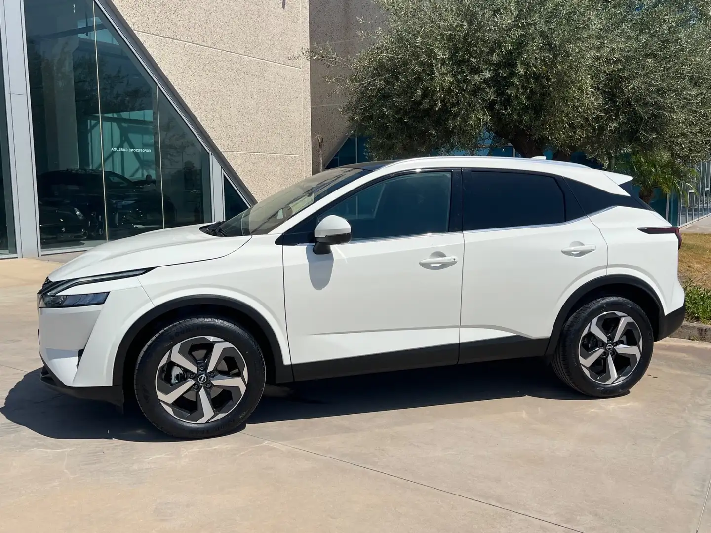 Nissan Qashqai 1.3 N-Connecta possibilità noleggio no scoring Bianco - 2