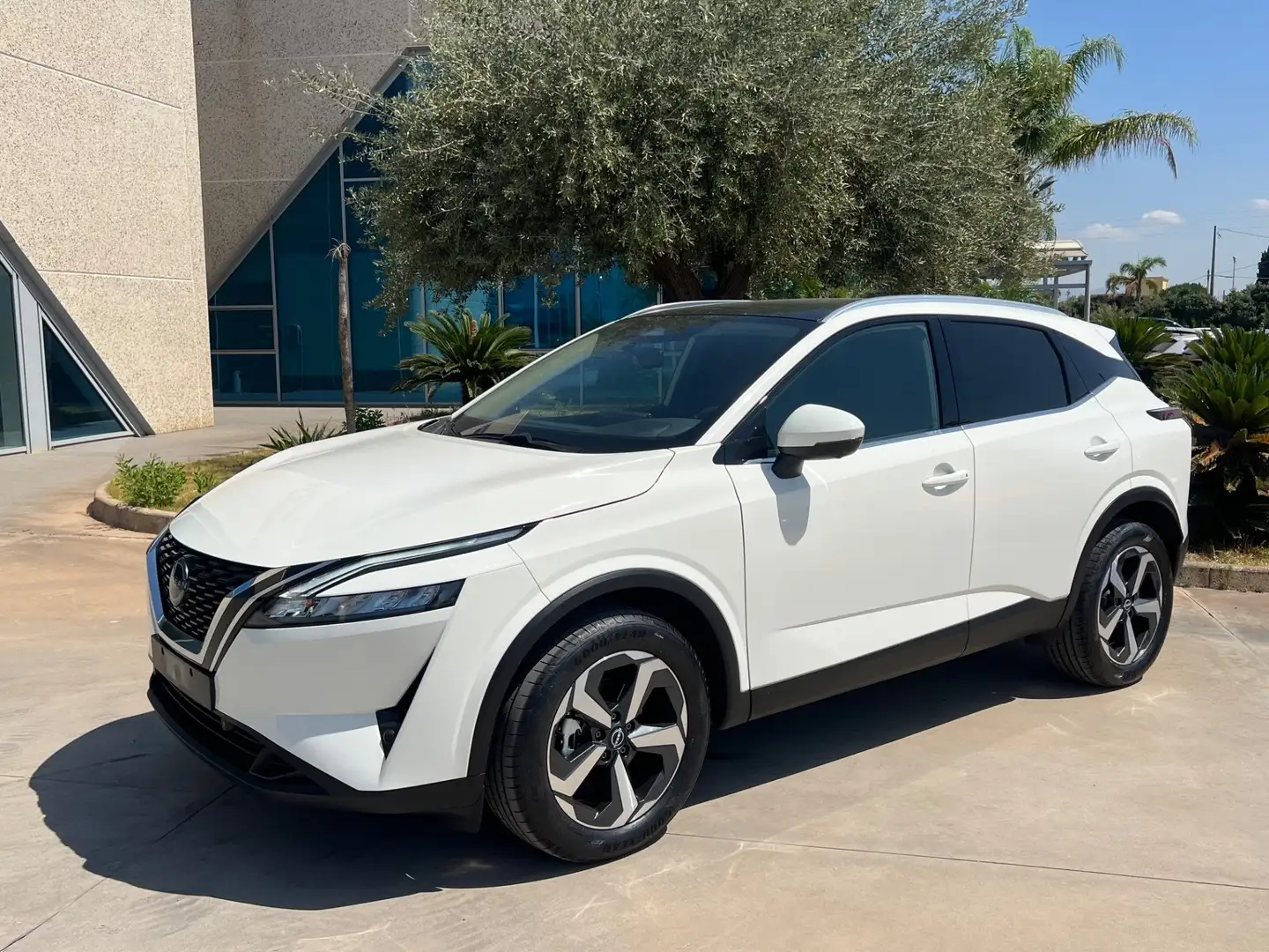 Nissan Qashqai 1.3 N-Connecta possibilità noleggio no scoring Bianco - 1