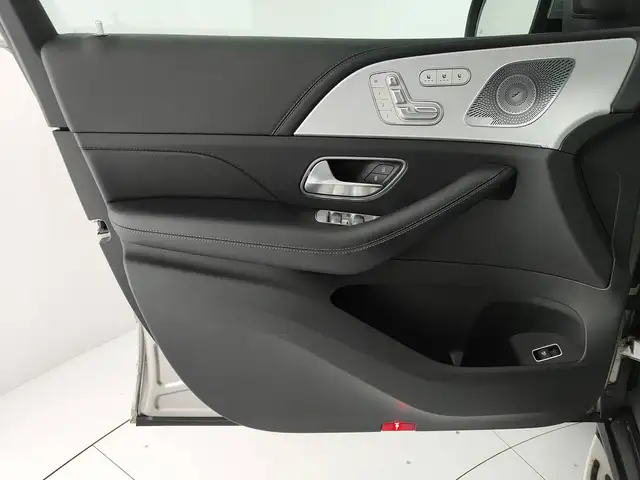 Mercedes-Benz Gle view 13