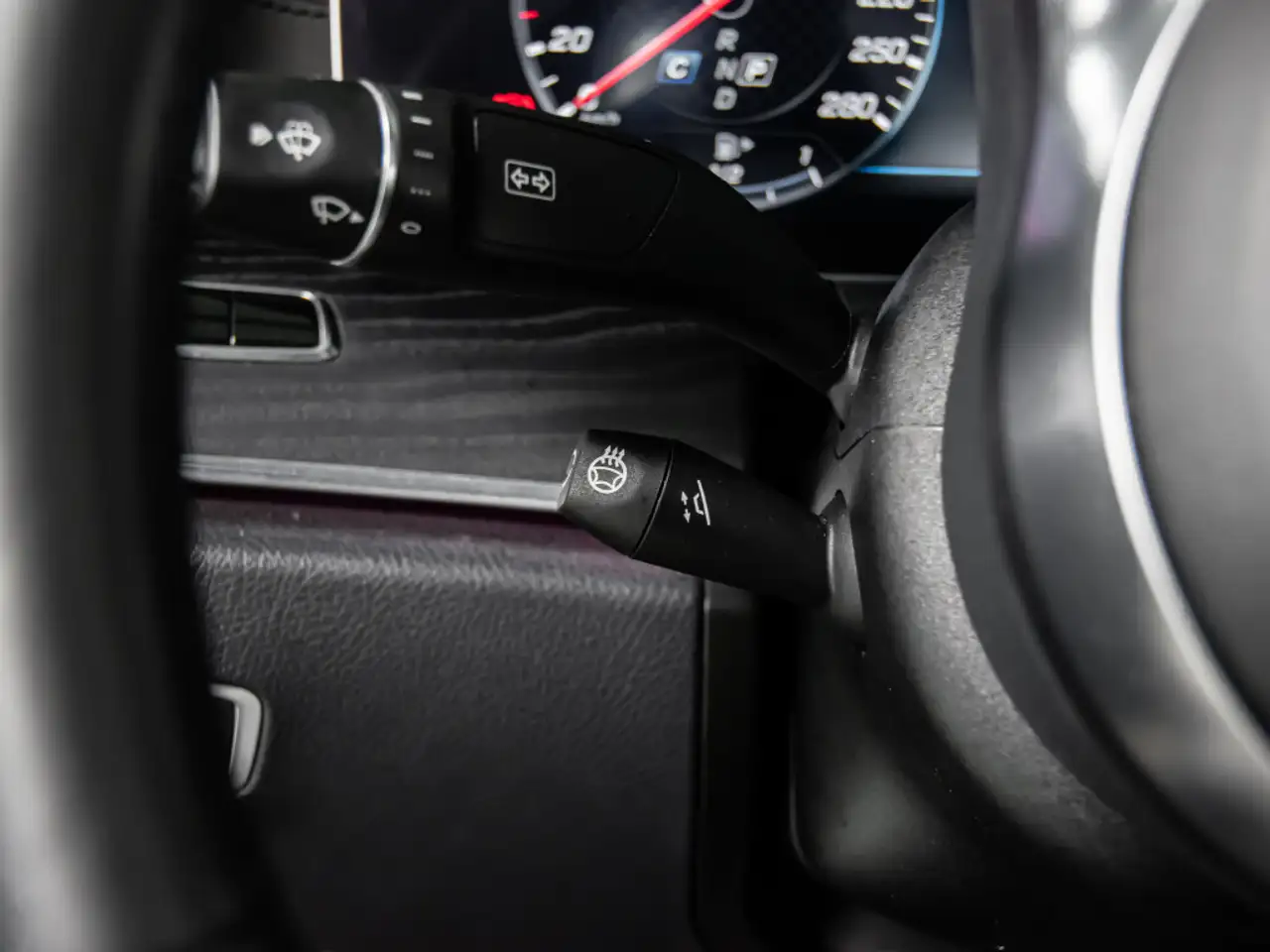 Mercedes-Benz E-Class fotografie Mercedes-Benz E-Class