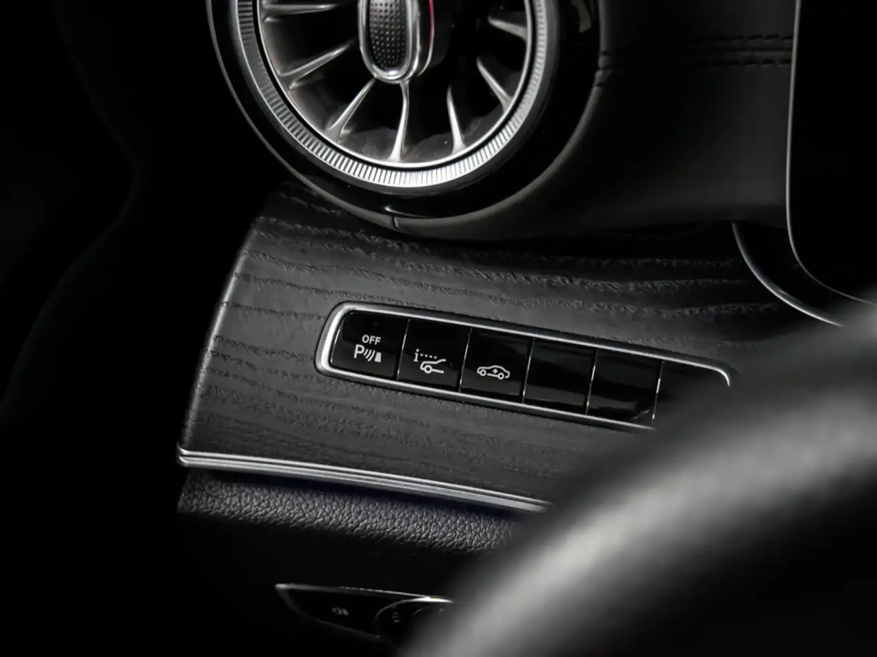 Mercedes-Benz E-Class fotografie Mercedes-Benz E-Class