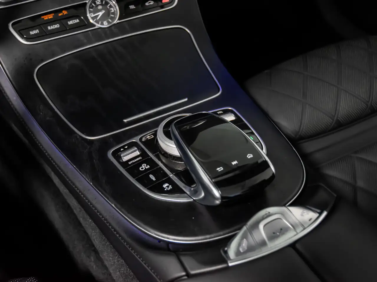 Mercedes-Benz E-Class fotografie Mercedes-Benz E-Class