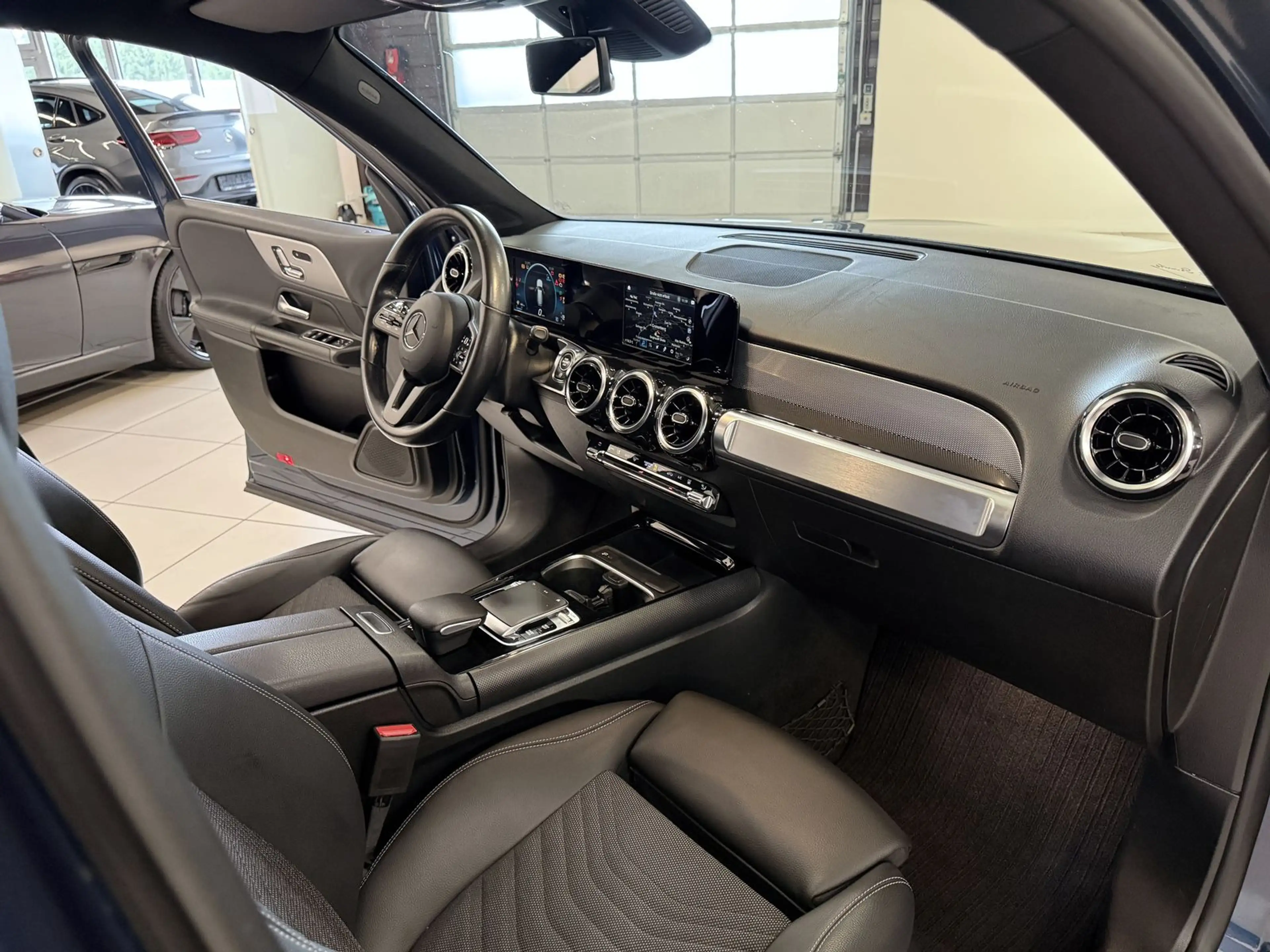 Mercedes-Benz GLB 220 d 4Matic Style *MULTIBEAM-AHK-STHZ* — photo 10