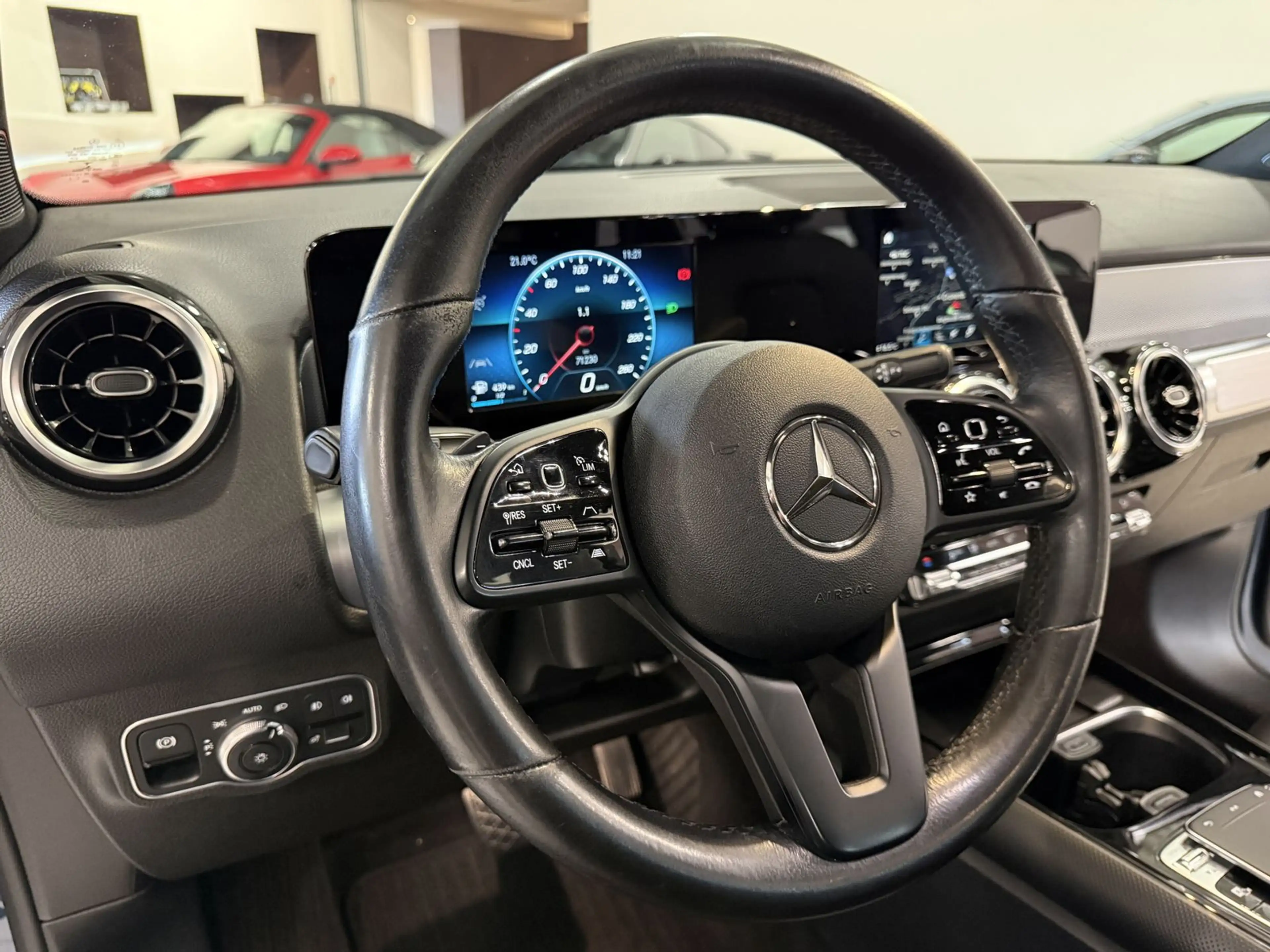 Mercedes-Benz GLB 220 d 4Matic Style *MULTIBEAM-AHK-STHZ* — photo 15