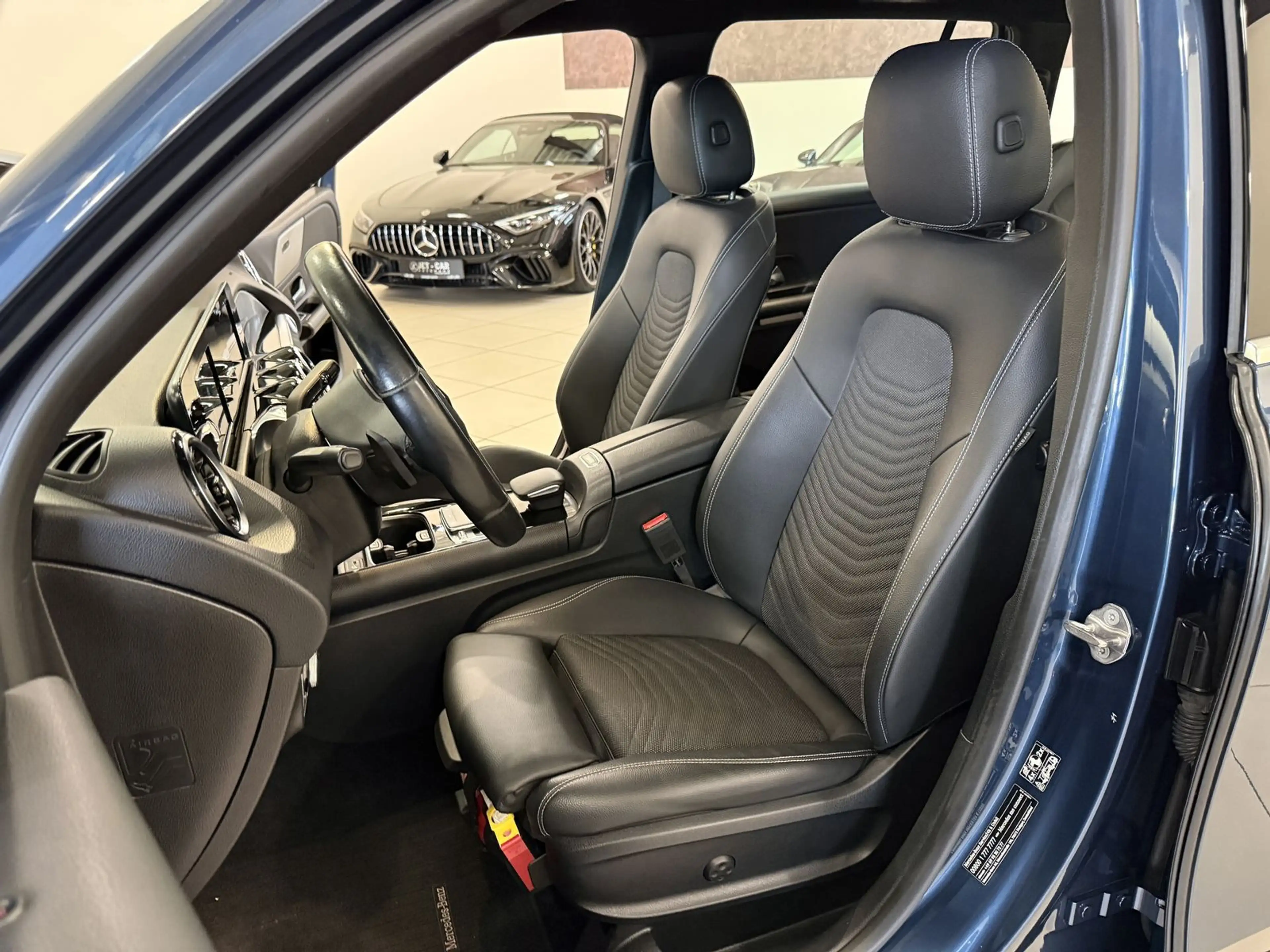 Mercedes-Benz GLB 220 d 4Matic Style *MULTIBEAM-AHK-STHZ* — photo 11