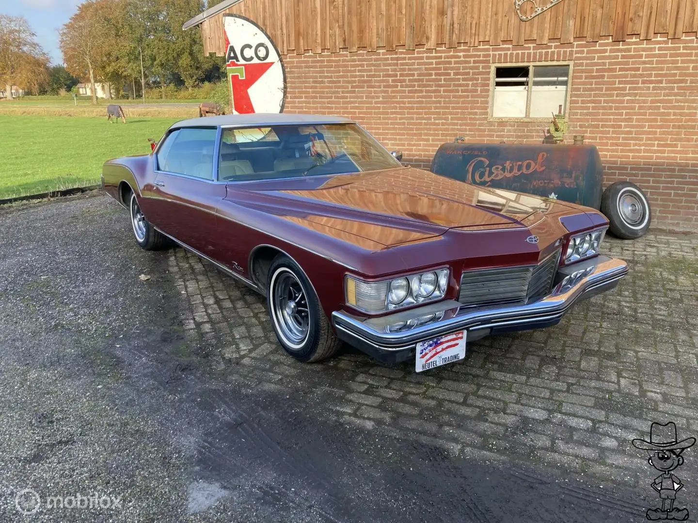 Buick Riviera boat tail coupe Červená - 1