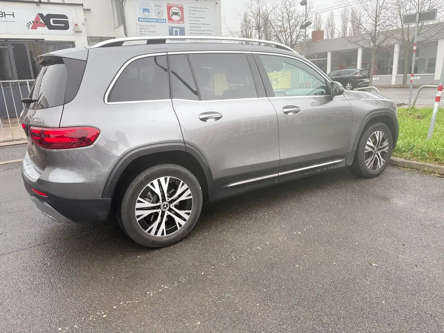 Mercedes-Benz GLB 200 d 4MATIC Österreich-Edition Aut*7-Sitzer Grau - 2