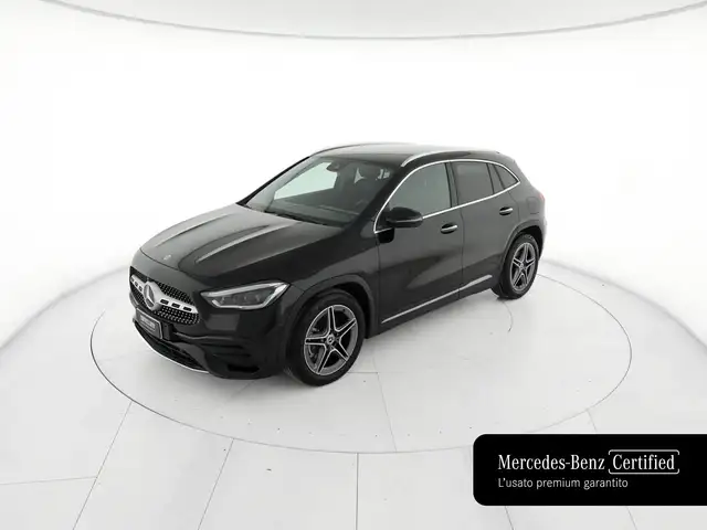 Mercedes-Benz GLA view 2