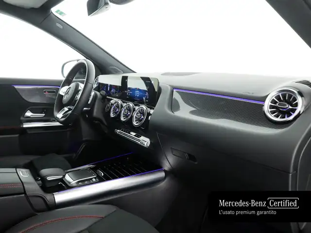 Mercedes-Benz GLA view 10