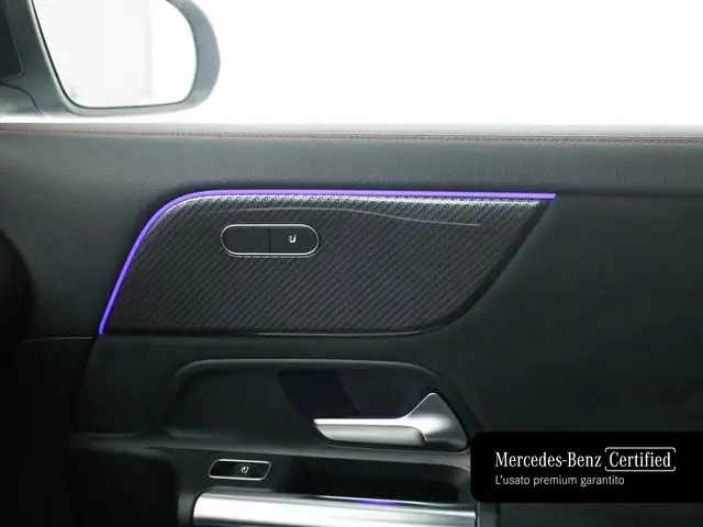 Mercedes-Benz GLA view 18