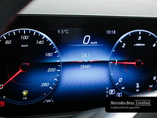 Mercedes-Benz GLA view 15
