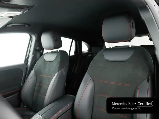 Mercedes-Benz GLA view 13