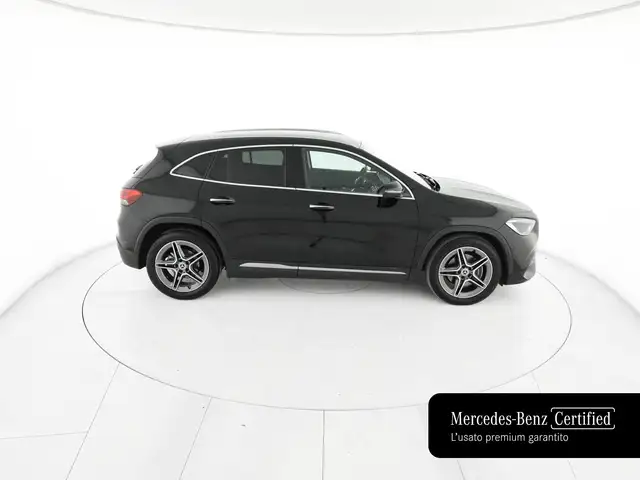 Mercedes-Benz GLA view 5