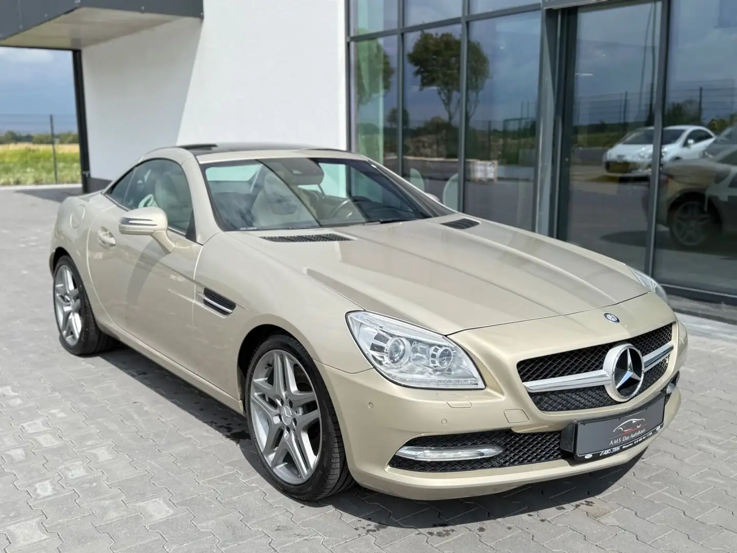 Mercedes-Benz SLK 350 Roadster BlueEfficiency 1.Hand Leder Nav Beige - 2