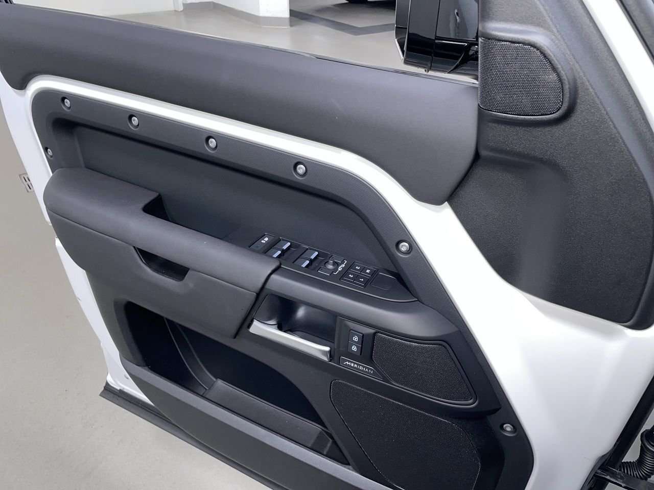 2026 Land Rover Defender 110 S Air Suspension Pack | 19 Wheels / thumb 21