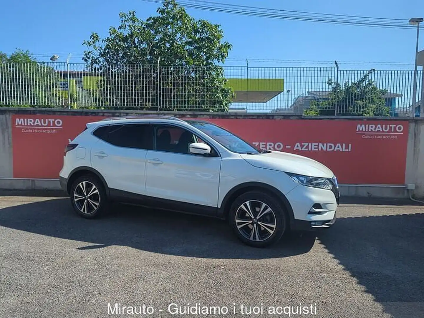 Nissan Qashqai 2ª serie Qashqai 1.3 DIG-T 140 CV N-Connecta Bianco - 1