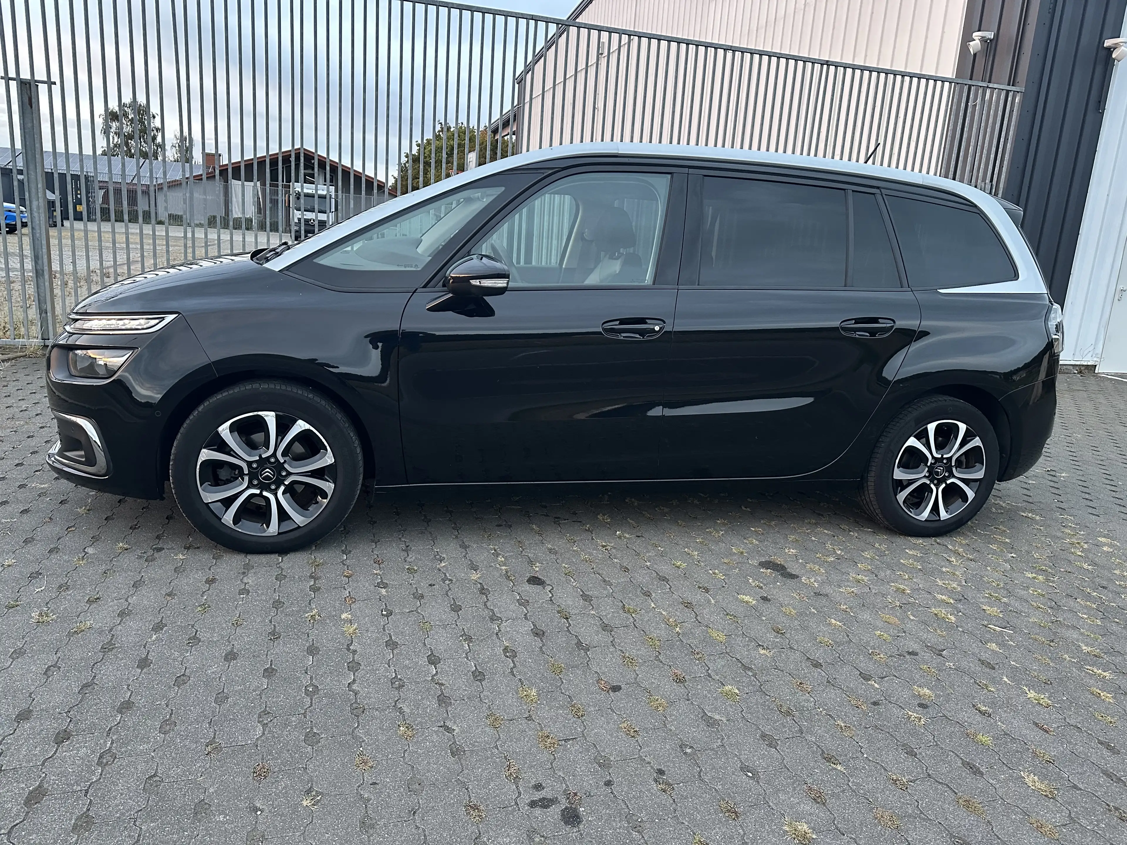 Citroen Grand C4 SpaceTourer Shine Pack * Automatik * AHK * 7 Sitzer — photo 5