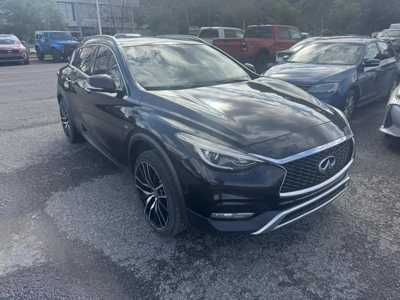 Infiniti QX30 снимка Infiniti QX30