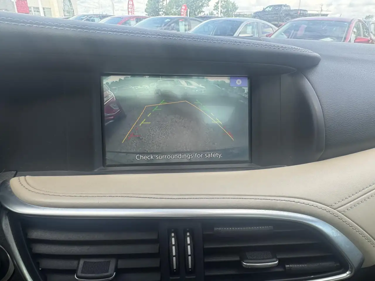 Infiniti QX30 снимка Infiniti QX30