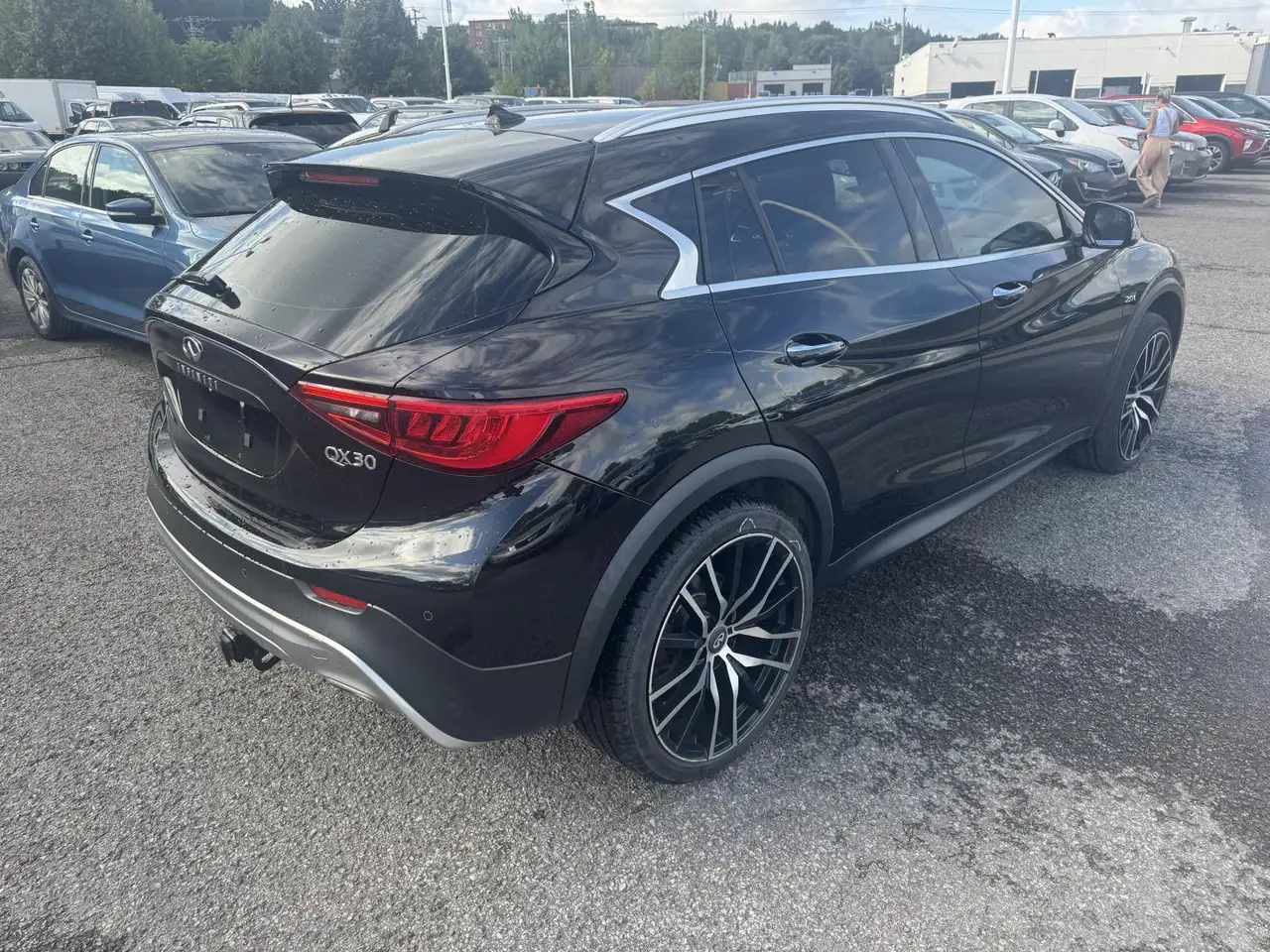 Infiniti QX30 снимка Infiniti QX30