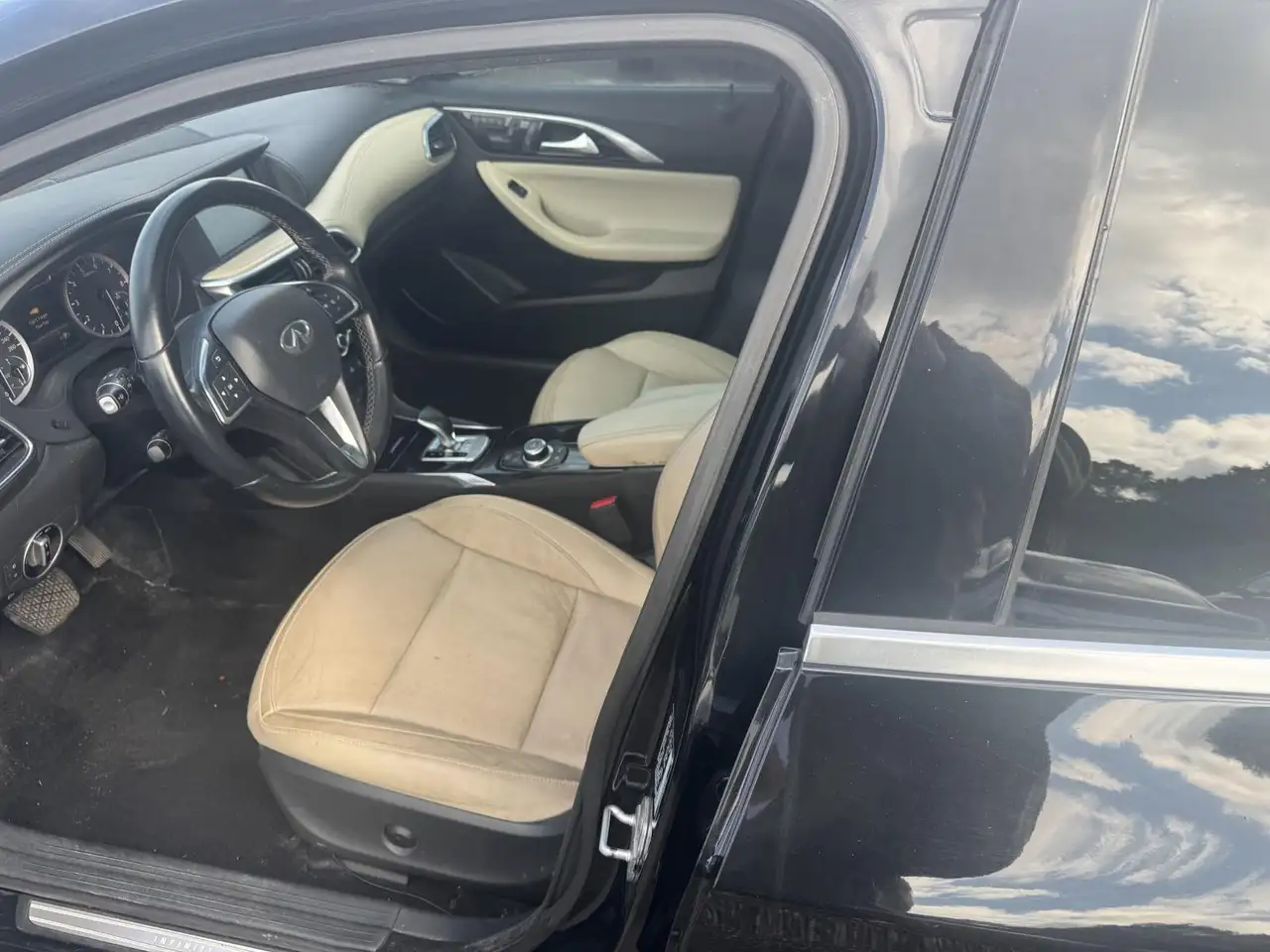 Infiniti QX30 снимка Infiniti QX30
