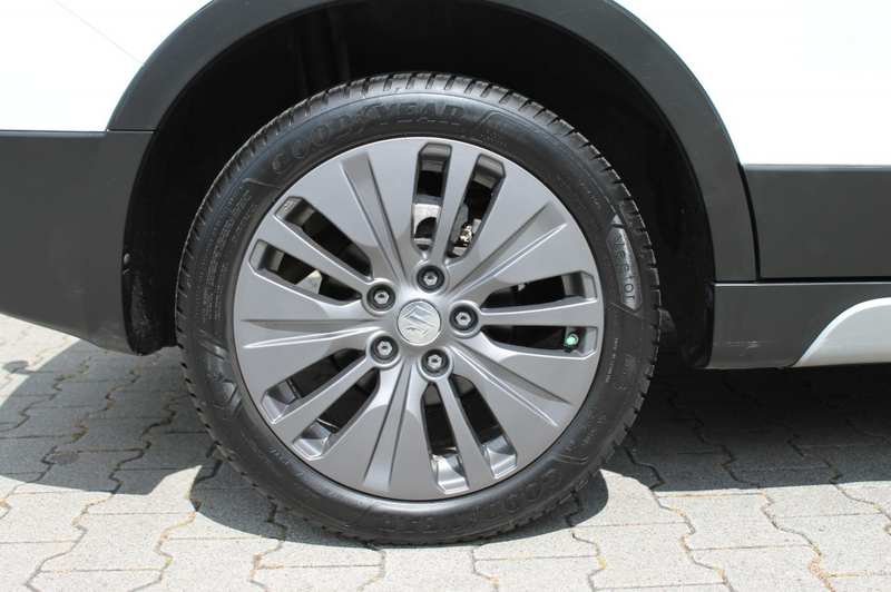 Suzuki SX4 1.6 Exclusive / Schuifdak / Bluetooth / Stoelverwa — photo 17