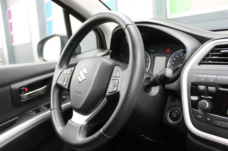 Suzuki SX4 1.6 Exclusive / Schuifdak / Bluetooth / Stoelverwa — photo 37