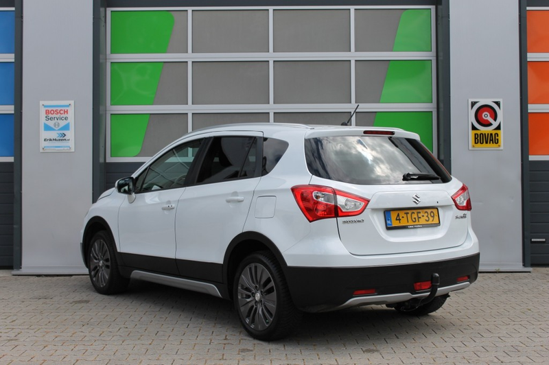 Suzuki SX4 1.6 Exclusive / Schuifdak / Bluetooth / Stoelverwa — photo 10