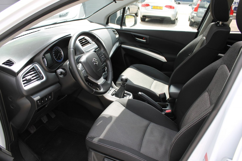Suzuki SX4 1.6 Exclusive / Schuifdak / Bluetooth / Stoelverwa — photo 12
